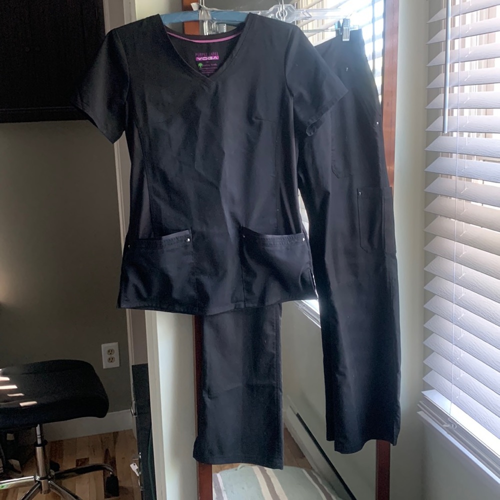 Healing hands, black small yoga fit scrubs set